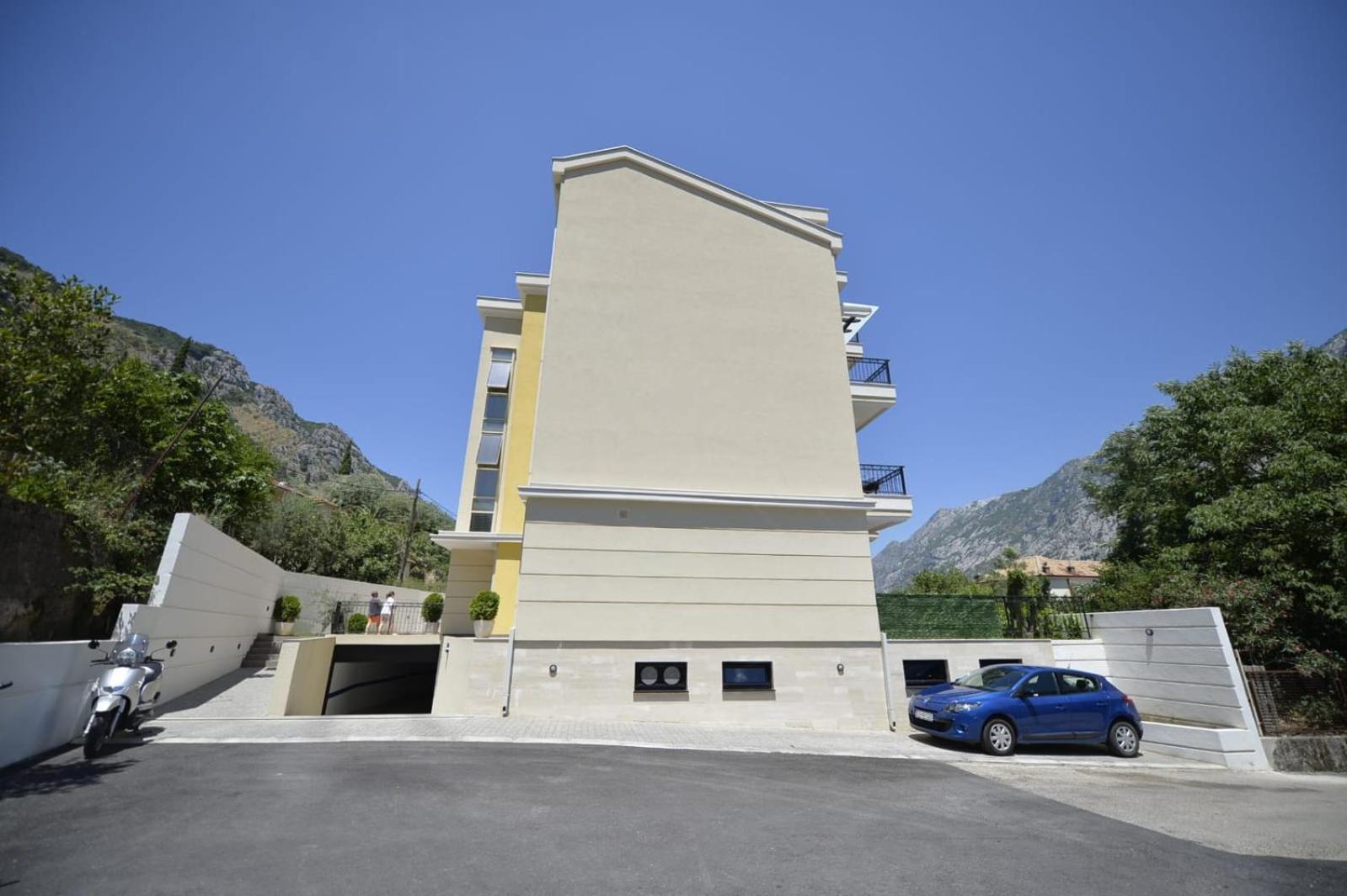 Posto Capitano Sasa Kotor